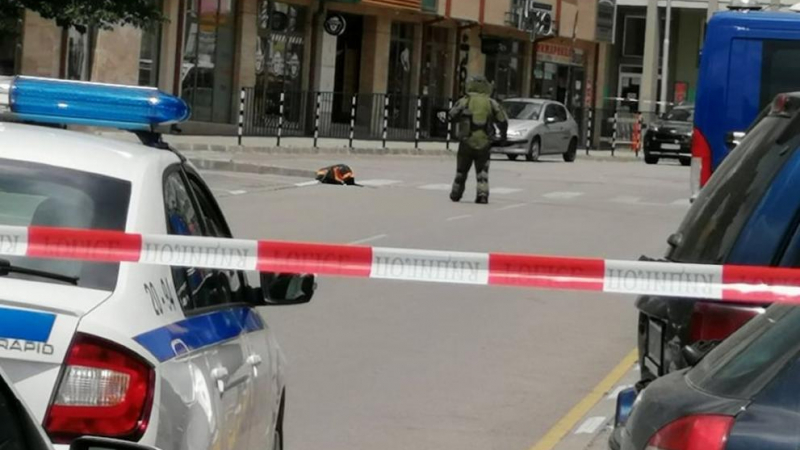 СНИМКИ показват мощен взрив в центъра на Сливен