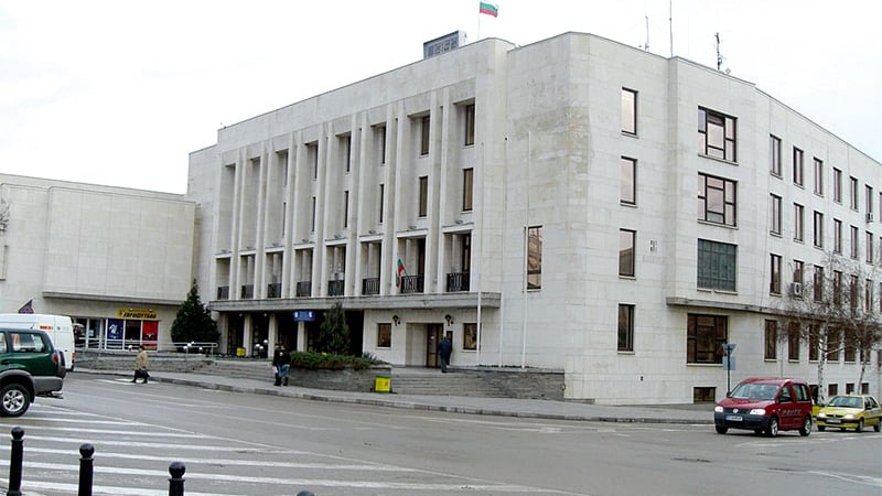 Стана ясно кой е служителят с К-19, затворил Общината в Горна Оряховица 