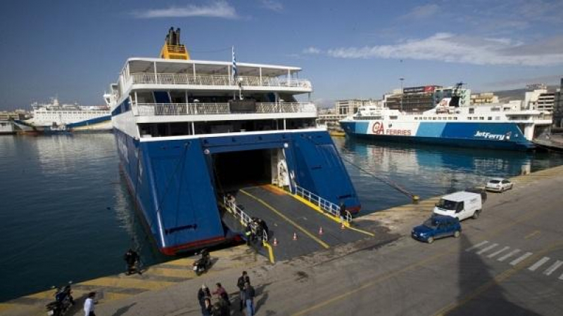 Гръцките фериботи затънаха в икономическа бездна 