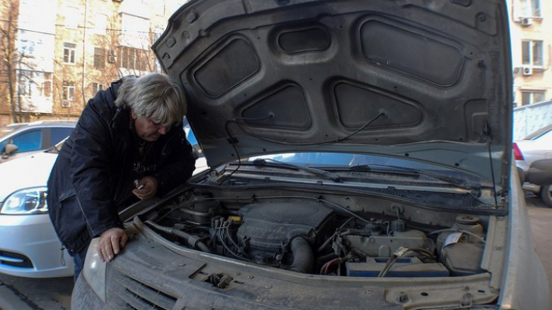 3 грешки при проверка на нивото на маслото, които съсипват двигателя на колата