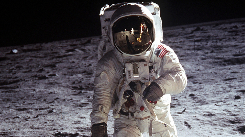 Това са доказателствата, че американските астронавти наистина са кацали на Луната СНИМКИ