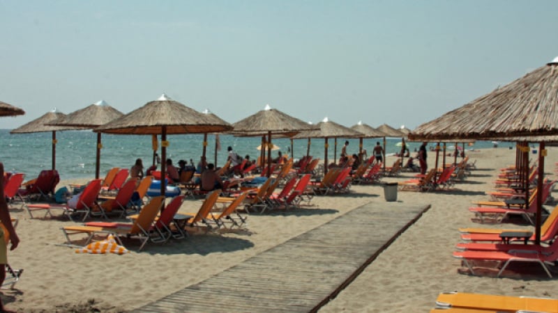 Пловдивчани отидоха на любимия плаж в Керамоти и онемяха от скъпотията