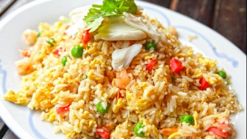 Невероятна рецепта за вечеря: Пържен ориз по китайски