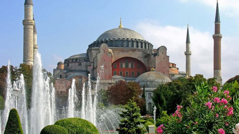 Анкара прие изявление на Майк Помпео да не се прави джамия от "Света София "с изумление"