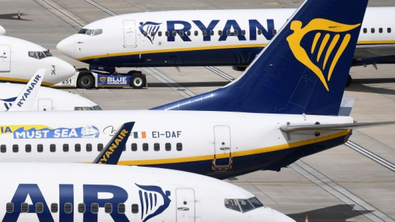 Самолет на Ryanair кацна аварийно в Солун заради пожар