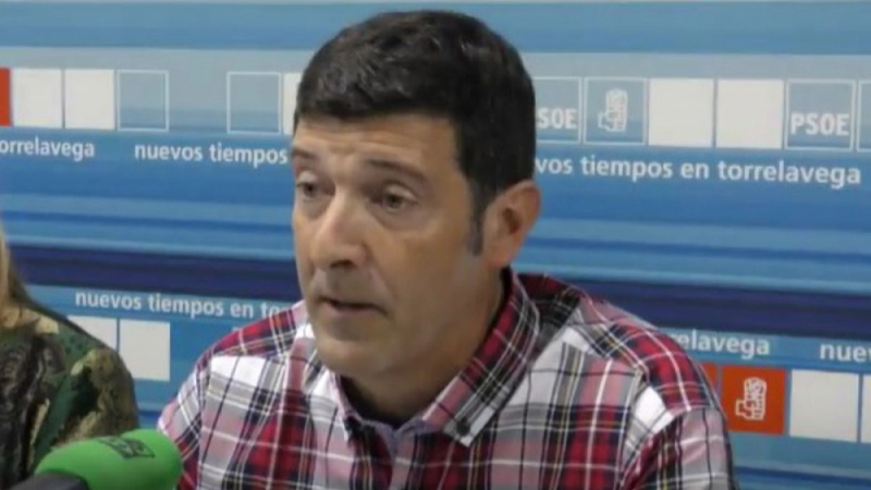 Испански политик "си го развя" пред камерите, а после... ВИДЕО 18+