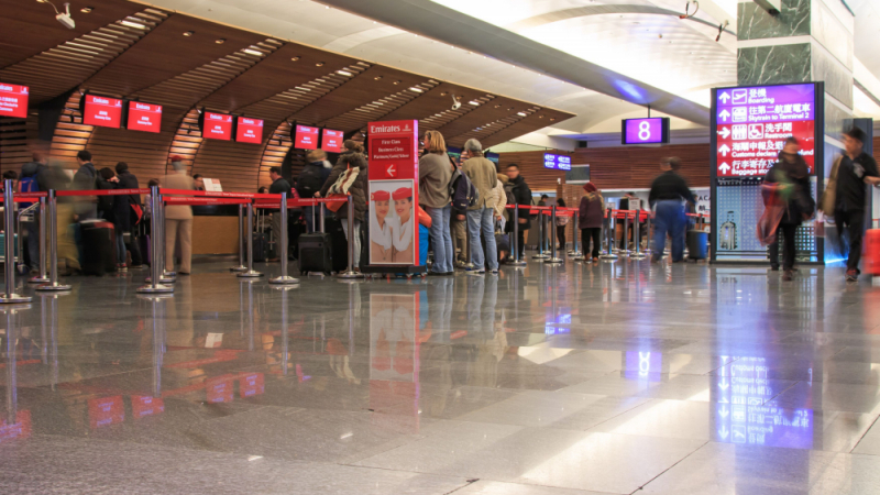 Ново 20! Пуснаха фалшиви полети от истински летища - хиляди искат билет