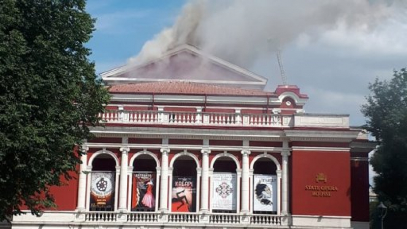 Пламна един от символите на Русе, хвърчат пожарни и полиция СНИМКА