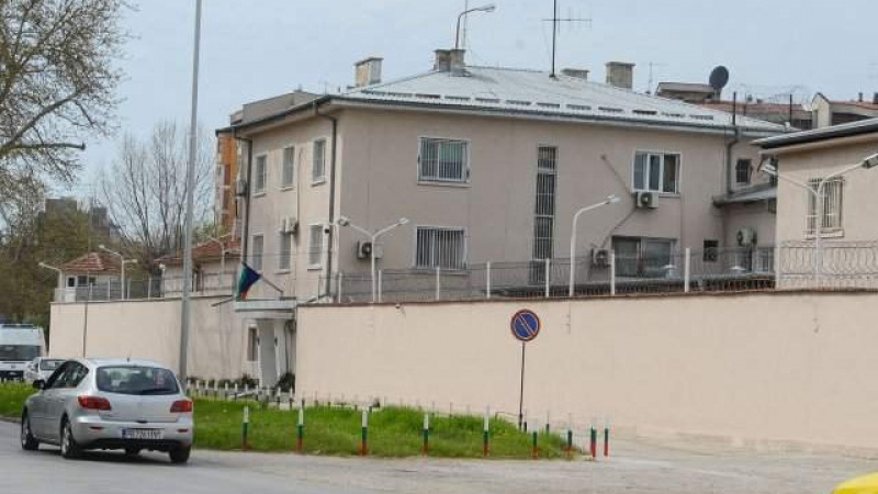 Затворник от Пловдив заведе дело, че го оставяли гладен 