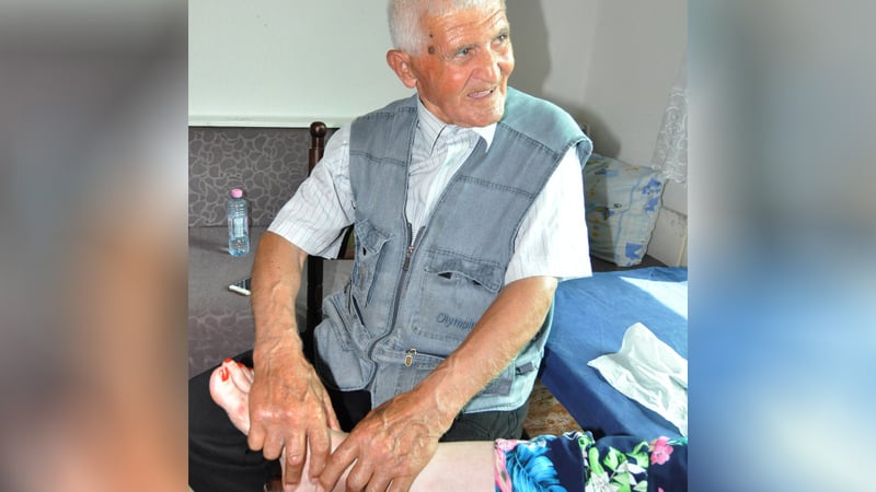 Чакръкчията Хасан Алиосман на 90: През ръцете ми са минали над 2000 души