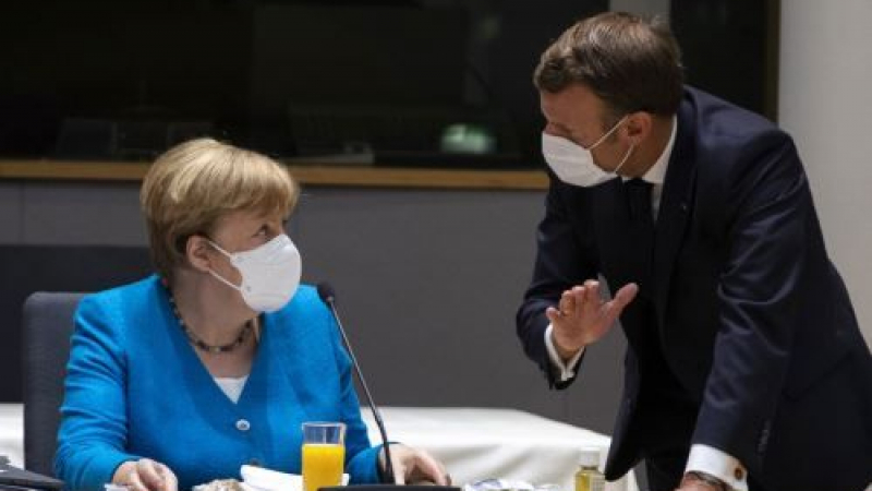 Макрон се вдигна до Берлин заради Меркел 