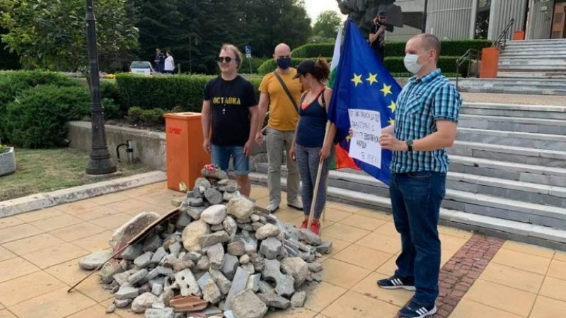 Докъде се докараха: ДСБ-Варна обяви кастинг за 10-20 протестиращи