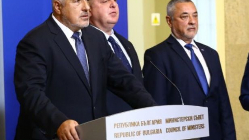 Премиерът, Каракачанов и Симеонов обсъдиха кадрови промени в кабинета "Борисов 3"