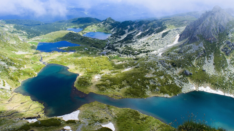 Издирват се наглите сърби, които се изкъпаха в езеро в Рила
