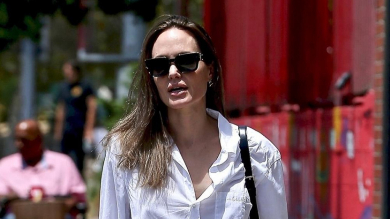 Страшни СНИМКИ: Анджелина Джоли съвсем заприлича на скелет