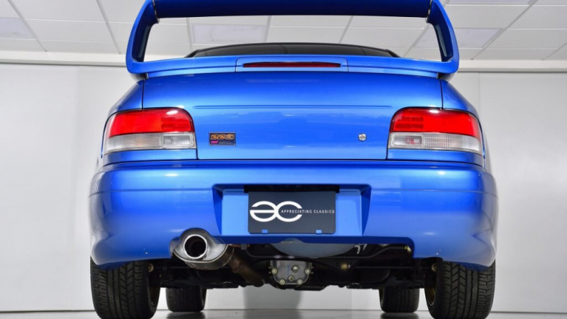 Продава се уникален Subaru Impreza от 1998 г. с почти нулев пробег СНИМКИ