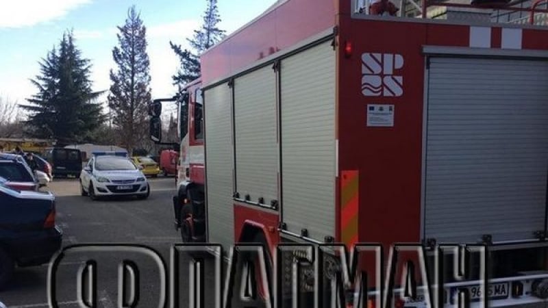 Евакуация в блок в Бургас заради...