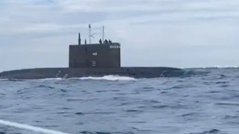 Шведи стъписани от внезапно изплувала руска подводница под моста Ерсун ВИДЕО