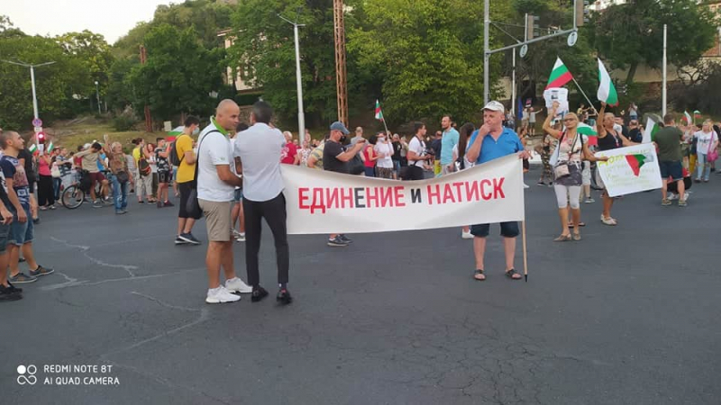 Протестиращите блокираха движението и в Пловдив СНИМКИ