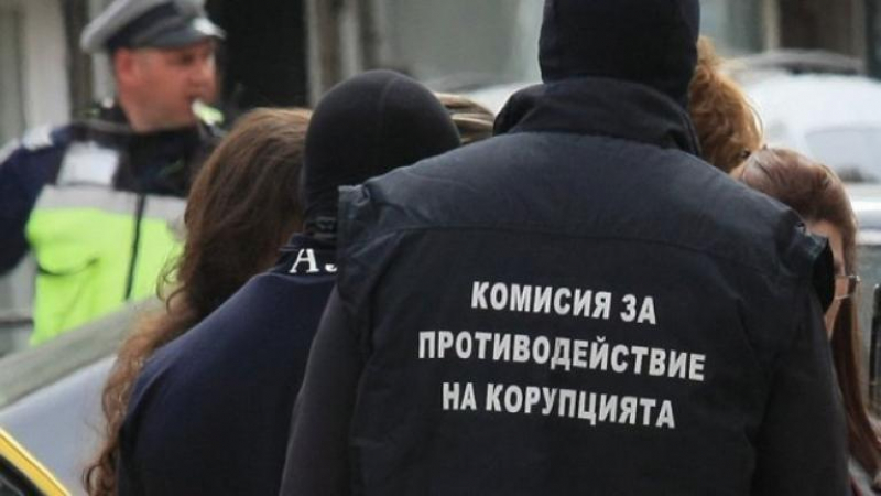 Жесток удар за близо 2 милиона лв. срещу трафиканти и измамници нанесе комисията на Цацаров