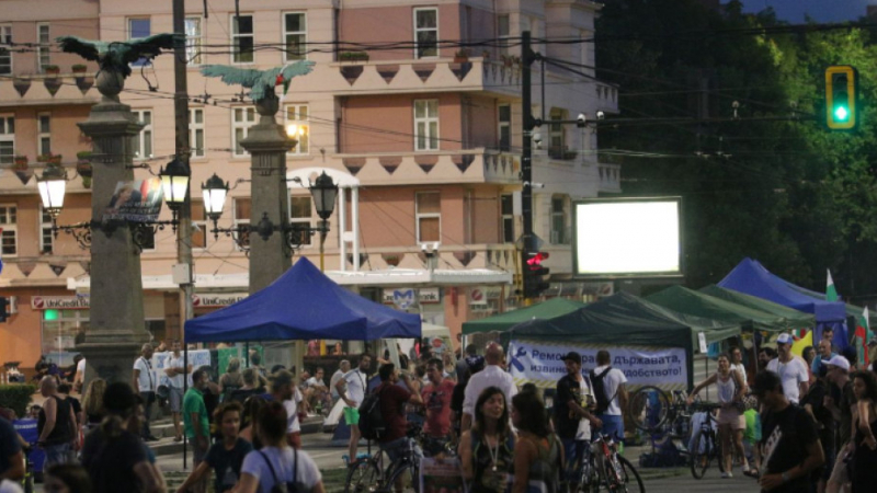 Две кръстовища в София остават блокирани през нощта