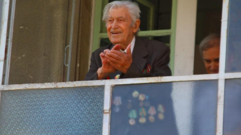 Браво на Шумен! За първи път в България бе почетен така 100-годишен военен ветеран  СНИМКИ 