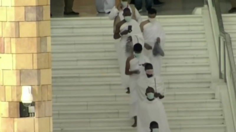 Като никога до сега: Голямата джамия в Мека остана празна ВИДЕО 
