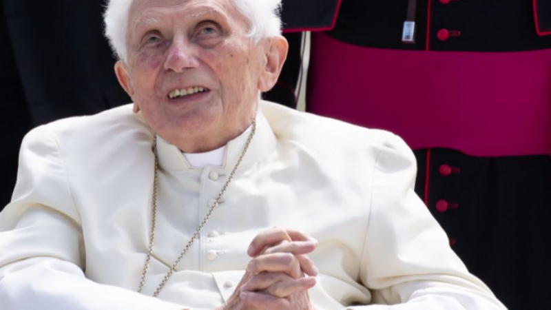 От Ватикана с първи коментар за състоянието на Бенедикт XVI