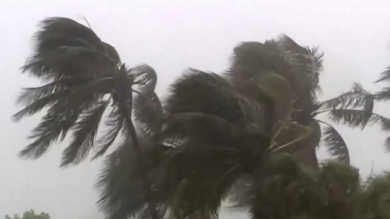 Уникално ВИДЕО запечата кошмара, предизвикан от урагана "Исая" 