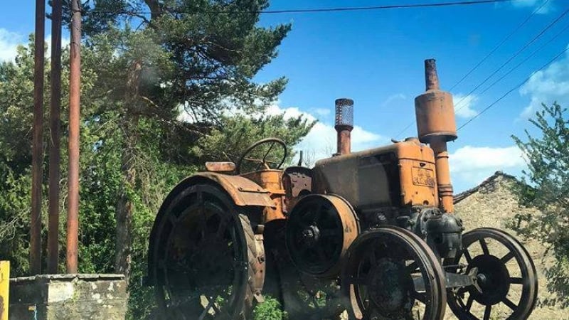 Апаши задигнаха уникален 100-годишен трактор в Килифарево СНИМКИ