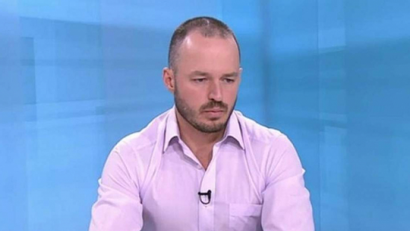 Версия от политолог: Радев може да предложи Христо Иванов за служебен премиер