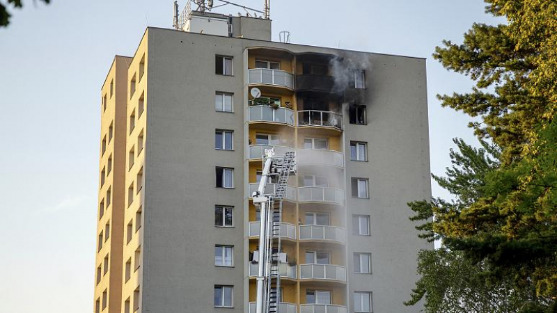 11 загинали при пожар в 13-етажен жилищен блок в Чехия
