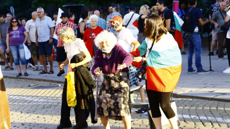 Три баби взривиха протеста на жълтите павета БЛИЦ TV
