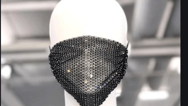 Дизайнер прави медицинска маска за 1,5 милиона долара 