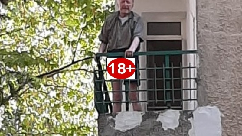 Дърт перверзник вее члена си пред деца във Враца, майки го снимаха ВИДЕО 18+