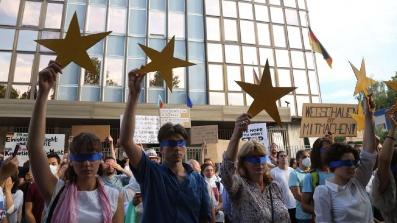 Протестът се пренесе пред германското посолство