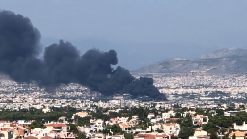 Огромен пожар затвори магистралата между Атина и Солун ВИДЕО 