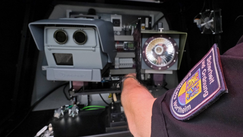 Джигитите са в ужас от тази нова камера за скорост, бронирана като Робокоп СНИМКИ