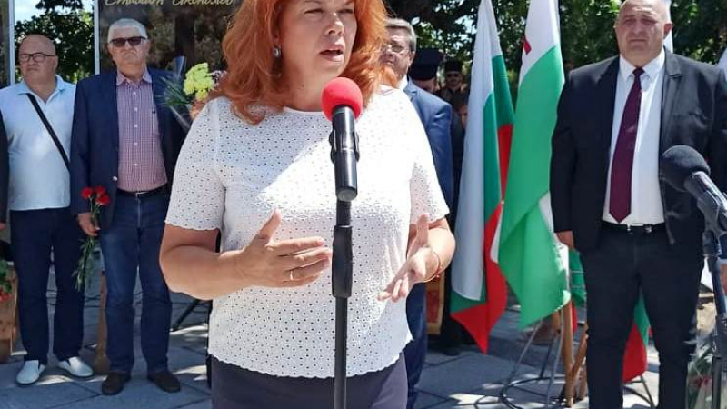 Илияна Йотова: Предложената Конституция е обидна за юристите и народа ВИДЕО