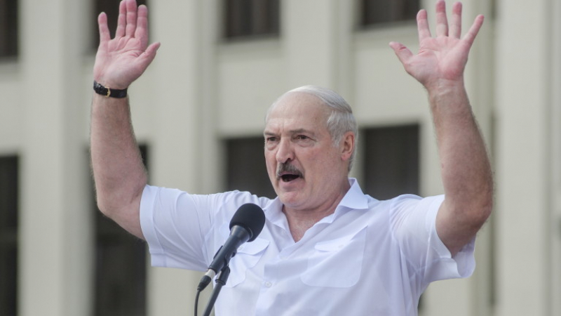 Заканата на Лукашенко не спря протестите в Беларус