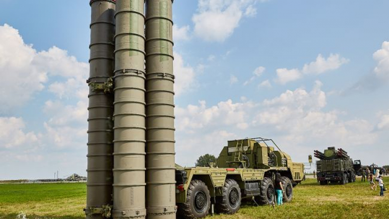 Русия разкрива за пръв път бойните способности на ЗРК С-400 ВИДЕО