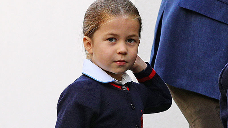 Принцеса Шарлот се подготвя за кралица на Великобритания! СНИМКИ