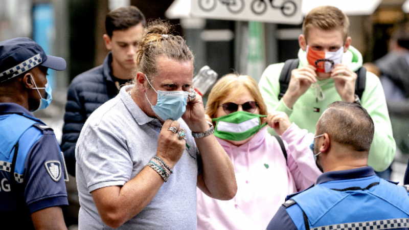 Амстердам и Ротердам се отказват от задължителните маски