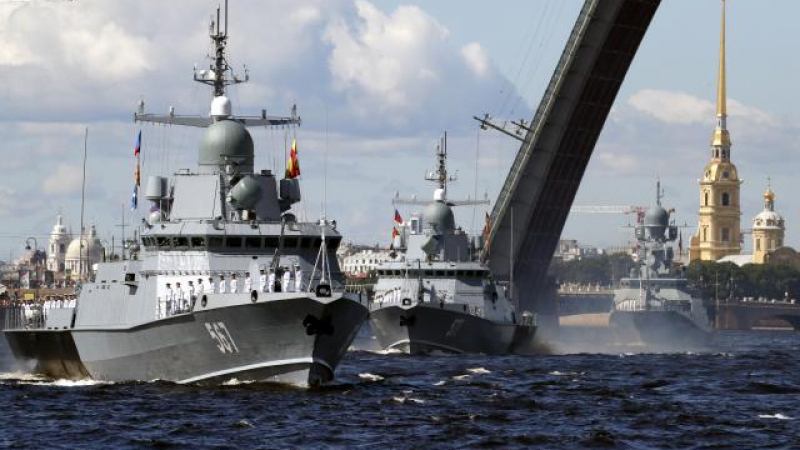 Руски десантни кораби окупираха Балтийско море, Швеция приведе армията си в бойна готовност