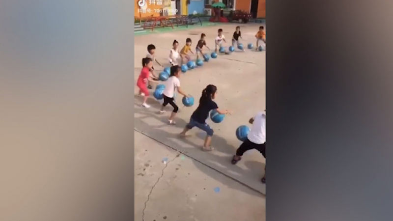 ВИДЕО с тренировка на дечица в детска градина в Китай шокира света