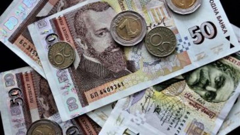 Важна финансова новина за българина, ще има ли още уволнения заради кризата? ВИДЕО 