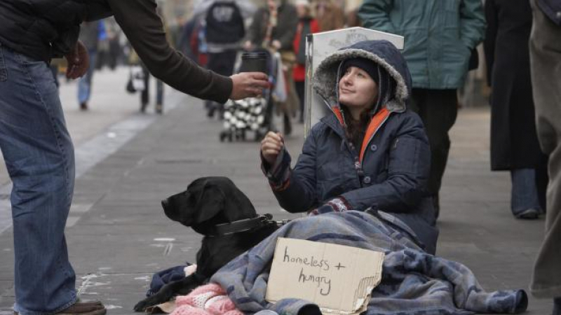 Най-скъпите улици в Лондон се напълниха с бездомници