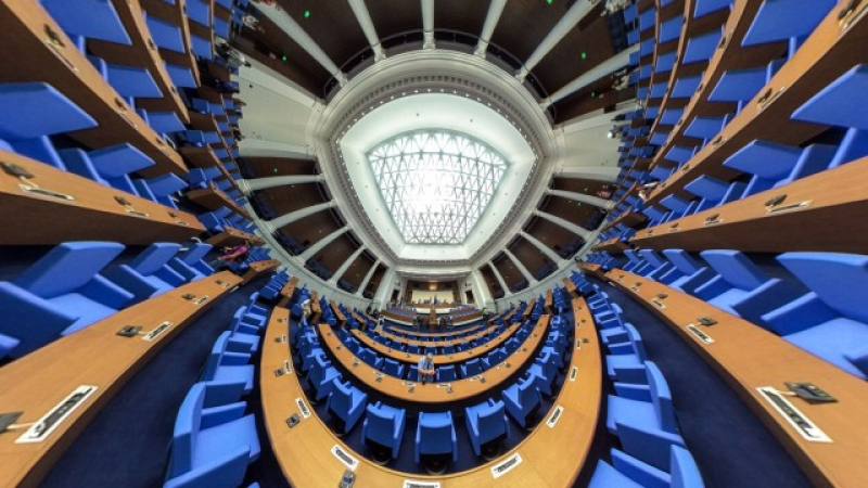 Депутатите не харесаха мокета в новото Народно събрание