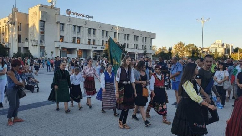 Да живее България! Страхотна патриотична възстановка на Съединението в Пловдив ВИДЕО