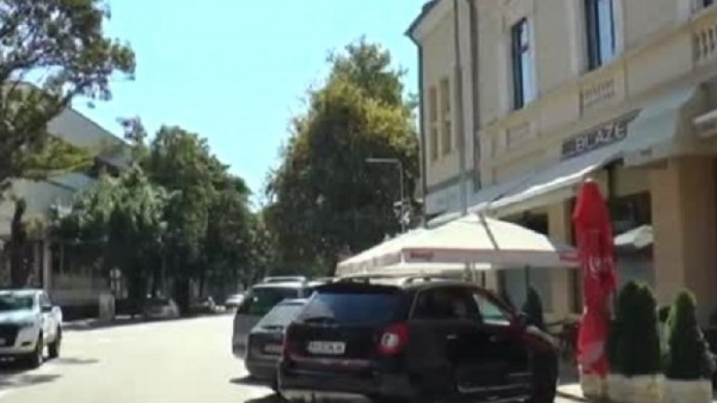 Екшън във Враца: Собственик задържа принудително 15 деца в заведението си